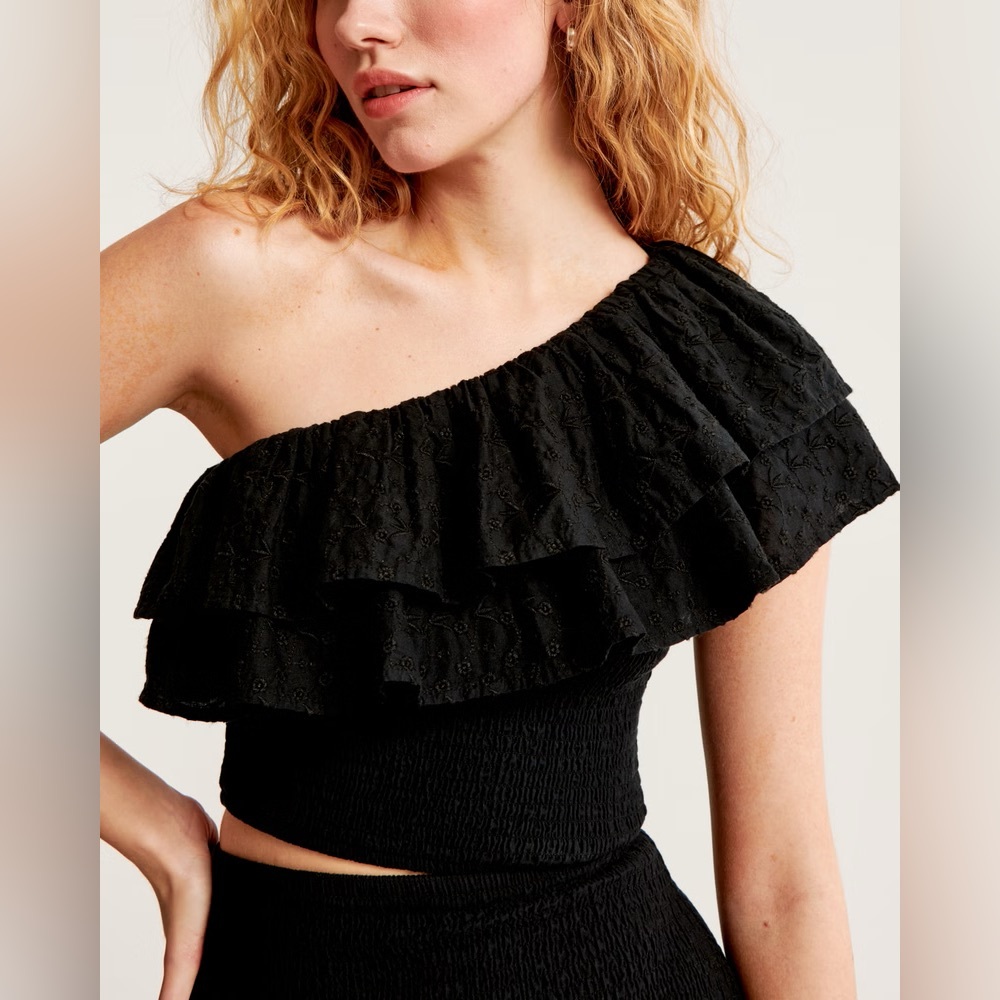 BNWT — Abercrombie One-Shoulder Ruffle Top — Size MD